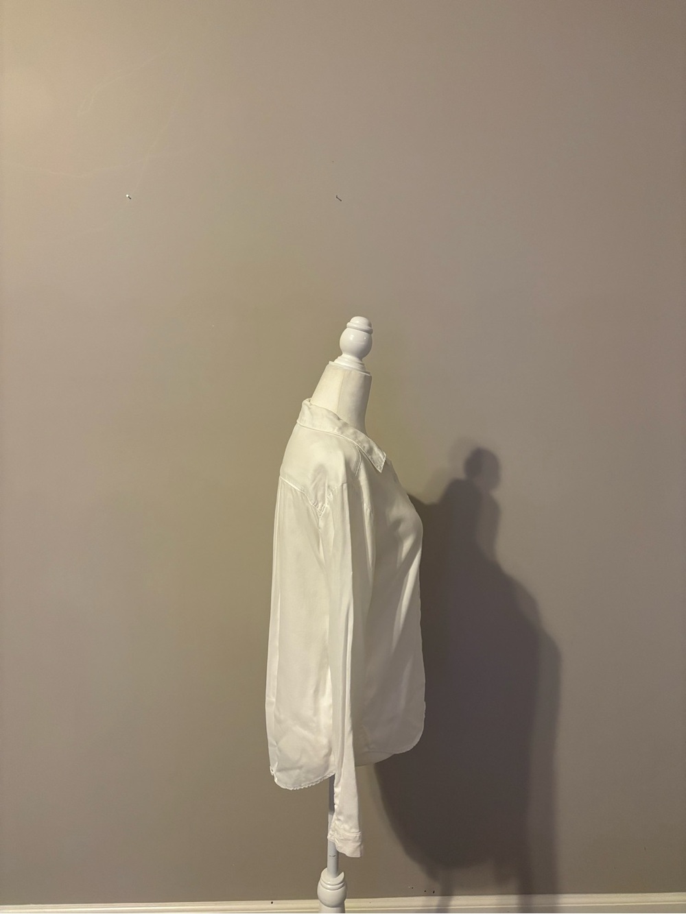 Size XS - Cloth and Stone white button down - Picture 5 of 5